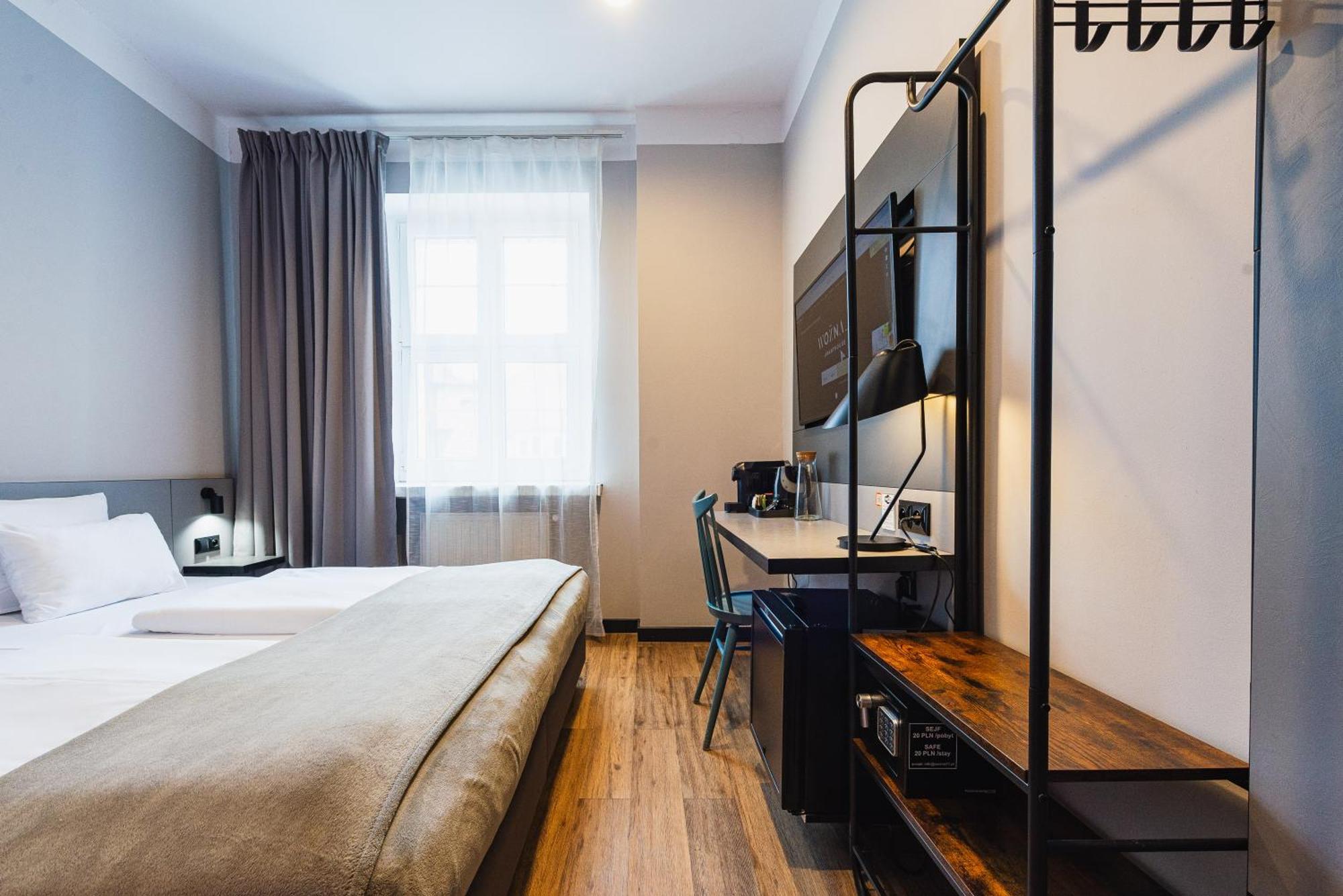 Hotel Aparthouse Wozna 11 Old Town 3*